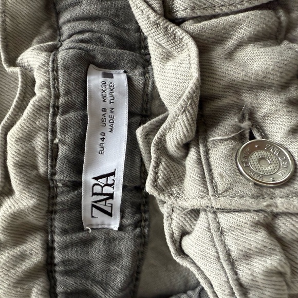 Zara Light Gray Denim Jeans - Picture 3 of 3